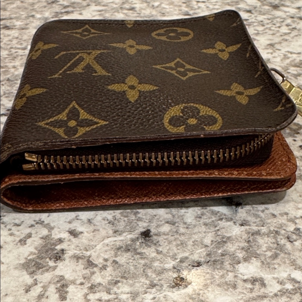 Louis Vuitton wallet - Picture 5 of 13